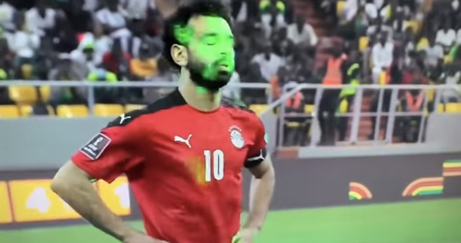 【悲報】サラーがPK蹴る前に受けた嫌がらせ、想像の6倍ひどい…の画像